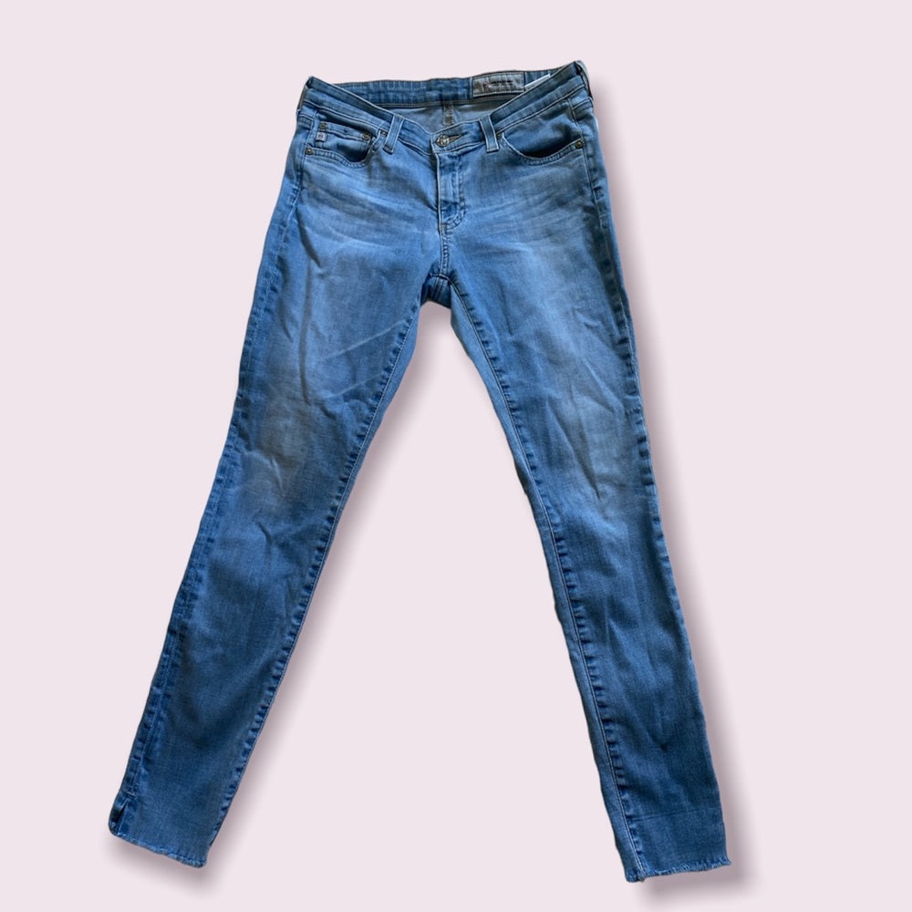AG Adriano Goldschmied Light Wash Aged Denim “legging ankle” Size 27